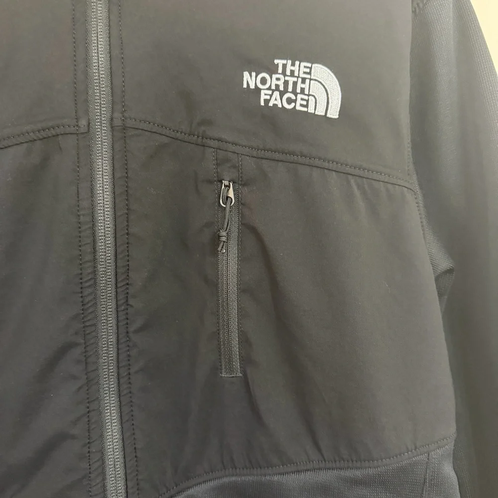 The North Face Men's Black Performance Jacket